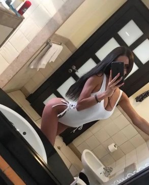 Төсекке байланған және трахает